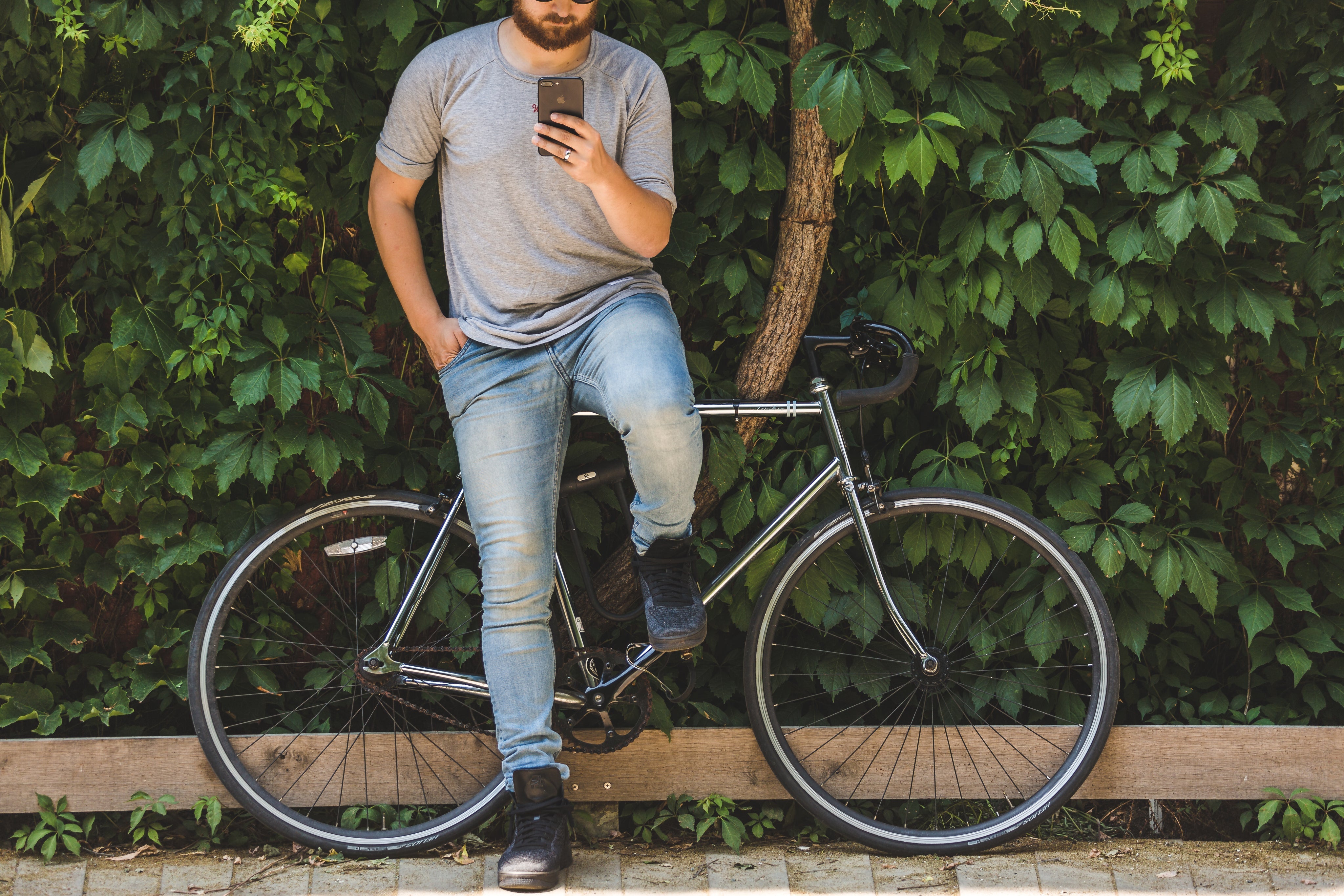 Fahrrad-Headset für Pendler: Sicher navigieren, telefonieren und Musik hören auf dem Weg zur Arbeit